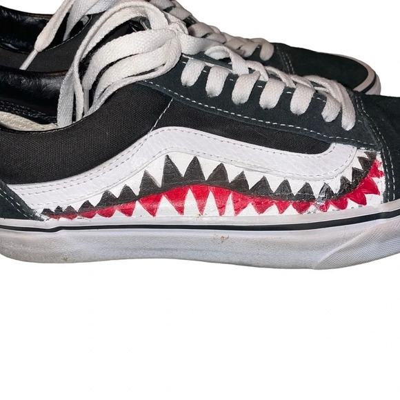 VANS Shark Teeth Custom Painted Old Skool Shoes Men’s Size 7 Women’s Size 8.5 - Picture 11 of 14